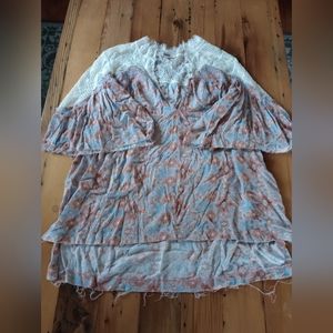 Women's gimmicks top